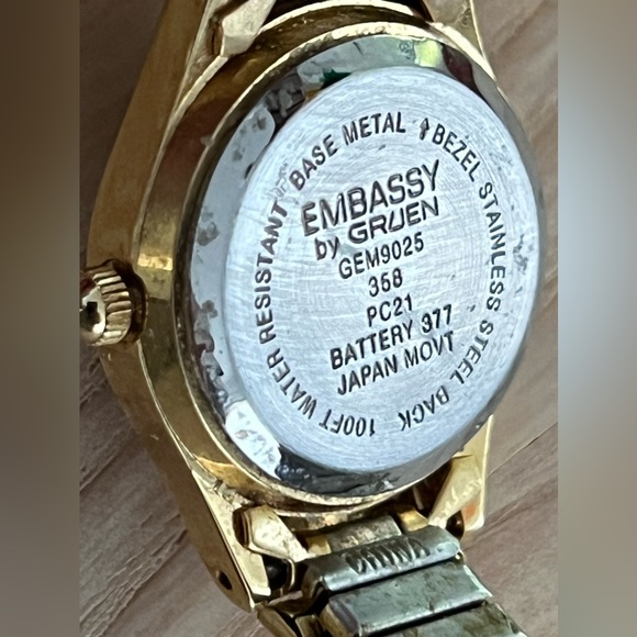Embassy by Gruen Ladies Watch Gold Tone Dial and Stretch Bracelet - Picture 7 of 8